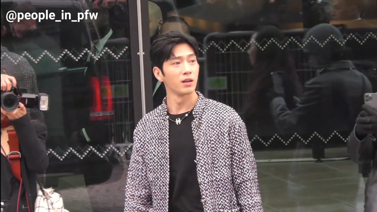 Jing Boran 井柏然 - Chanel Fall Winter 2023/2024 fashion show in Paris - 07.03.2023