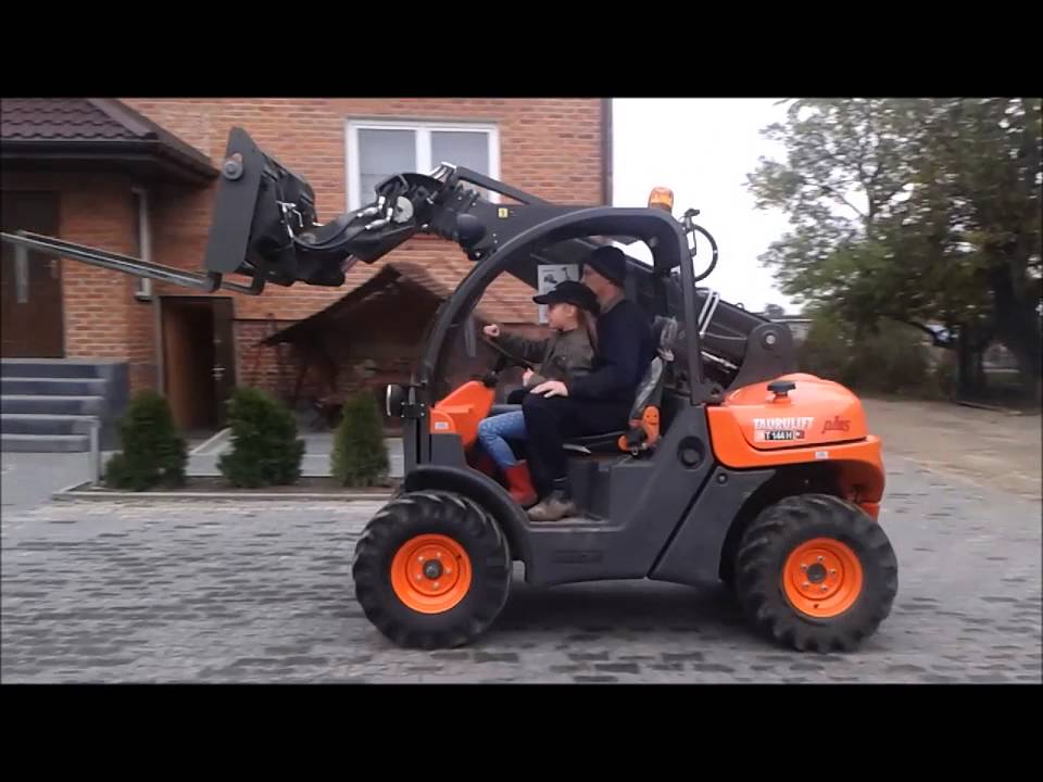 Test ładowarki AUSA T144