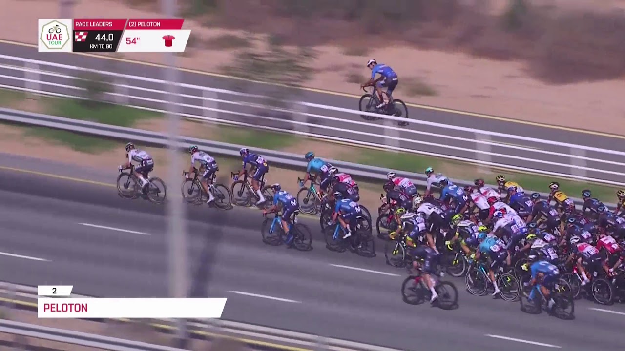 Amateur cyclist joins the race at Al Qudra Cycling Track 🚴