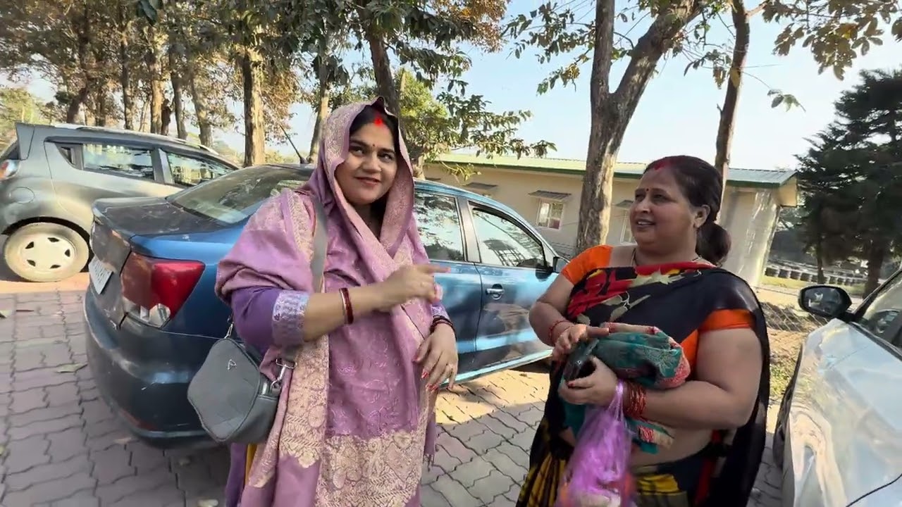 Papa ko rok liye hasimara jaane se 😅