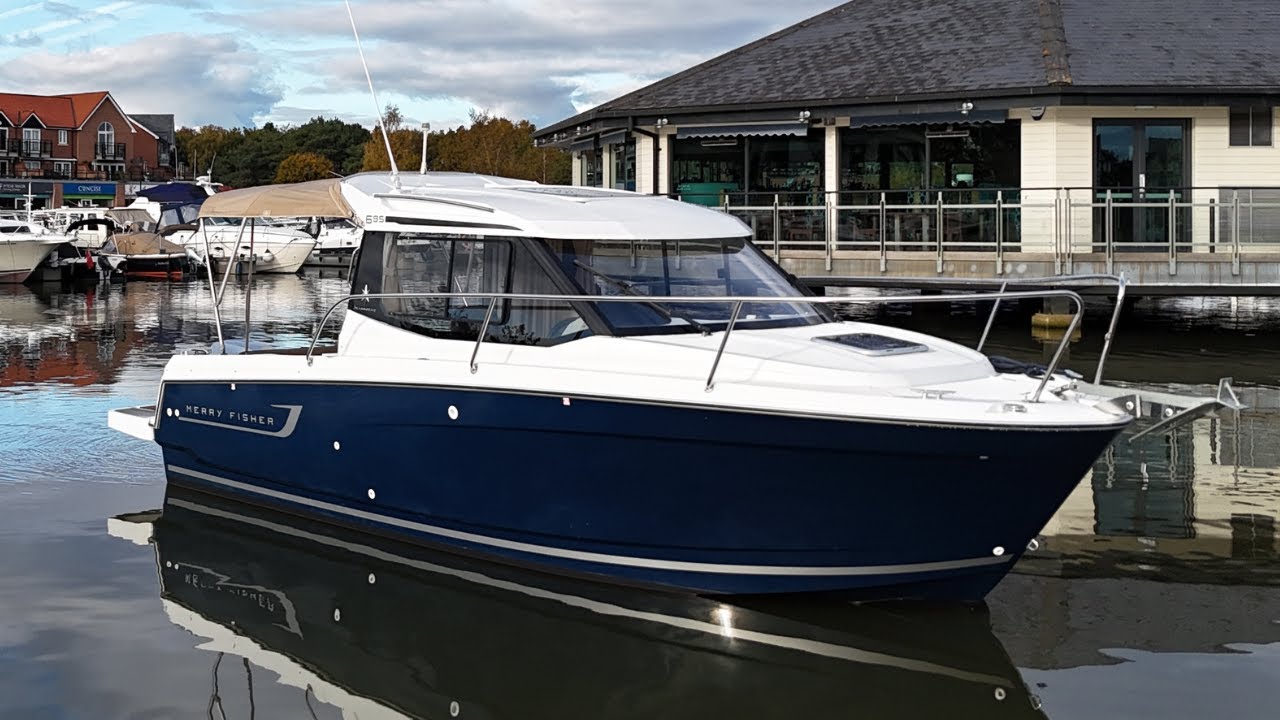 Jeanneau Merry Fisher 695 Legend - Walk Through - 2017 Model