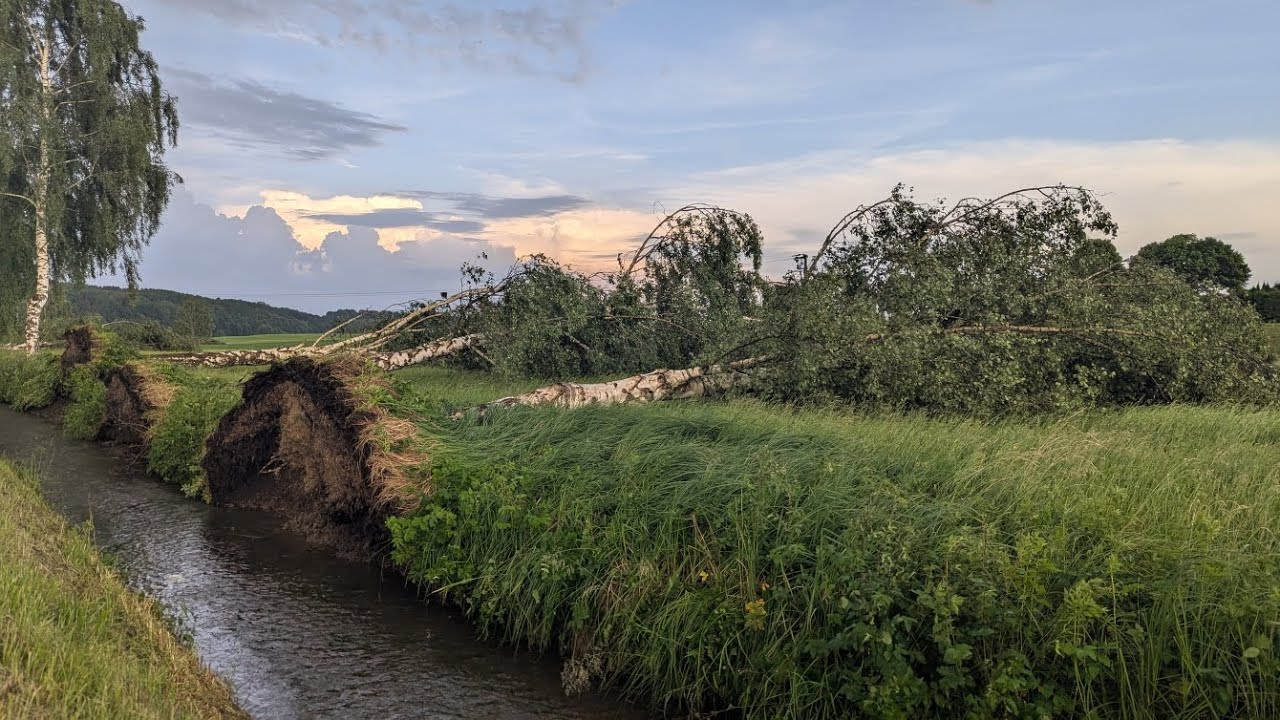 kräftiges Hitzegewitter mit schweren Sturmböen fegt über Muttensweiler, 14.6.25