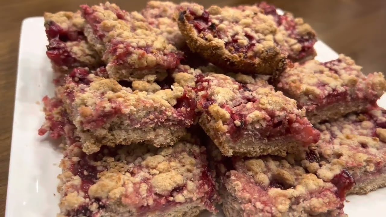 How to Make Strawberry Raspberry Crumble Bars | So Easy and So Decadent!