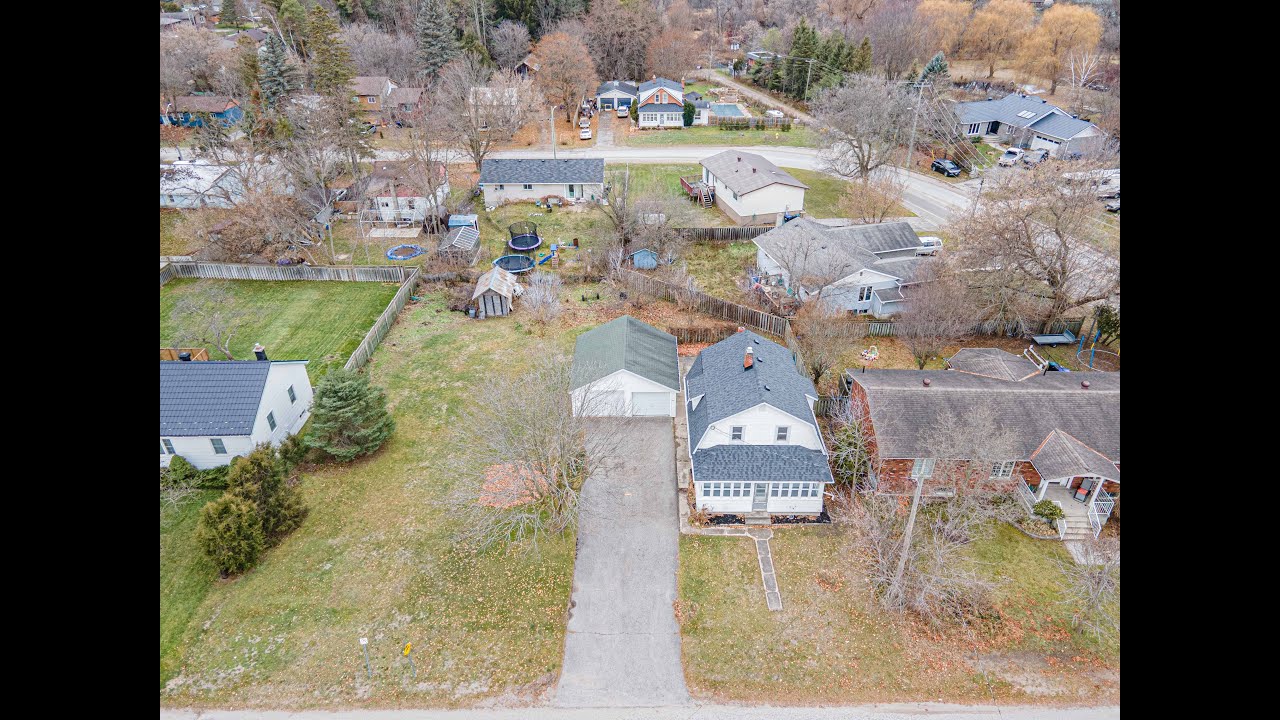 125 Raglan Street, Angus, Ontario - Video Tour