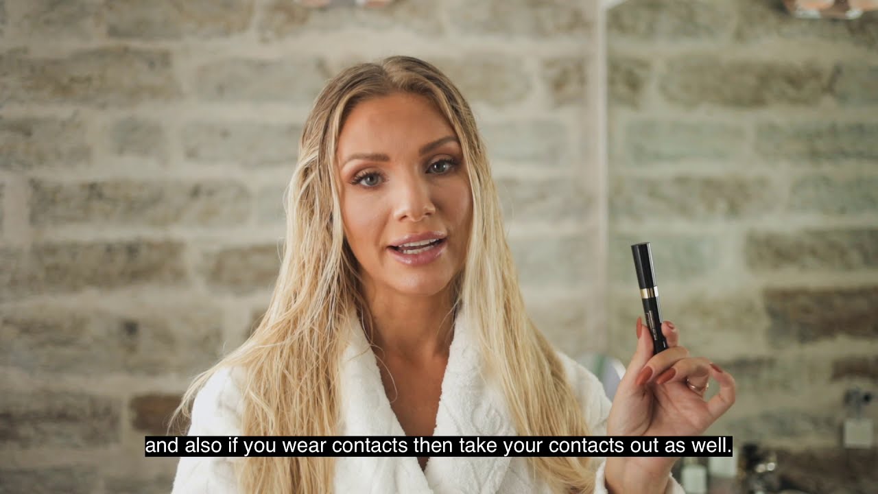 How to Apply Eyelash Growth Serum in the Right Way (Expert Advice)