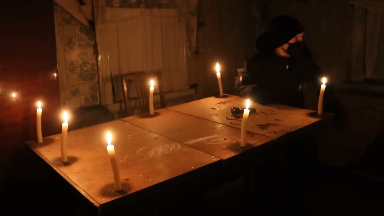 РЕАЛЬНЫЙ ПОЛТЕРГЕЙ В ЗАБРОШЕННОМ ДОМЕ