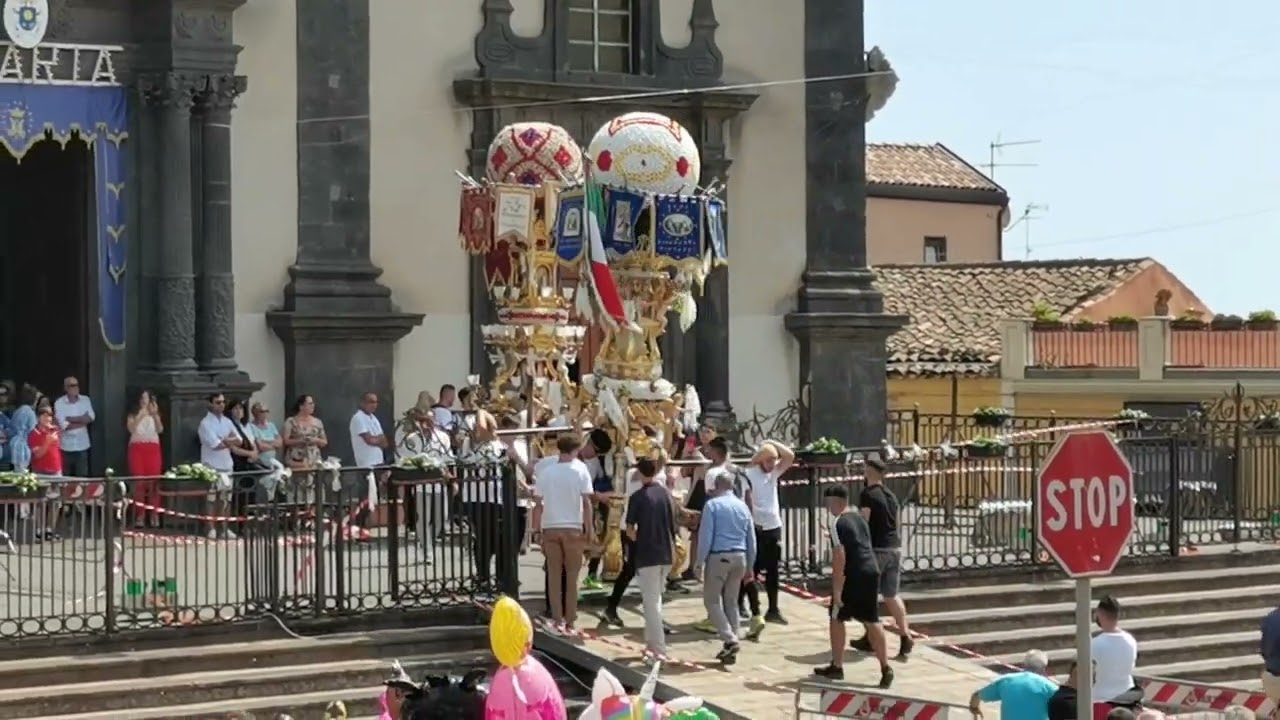 Pedara 10 Settembre 2023 Arrivo a Piazza Don Diego di Maria SS. Annuziata e Coreografia FA SI MA