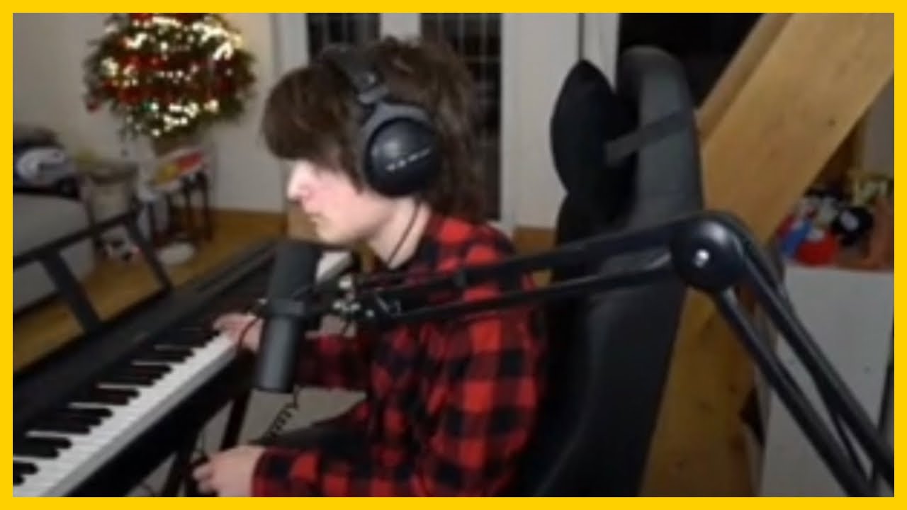 Tubbo playing IPhone ringtones on his piano #shorts