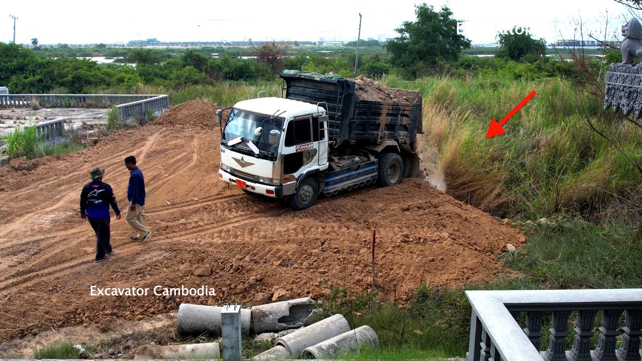 Incredible Best Project Nissan And Hyundai Dump Truck Working Unloading Dirt Filling On The Forest
