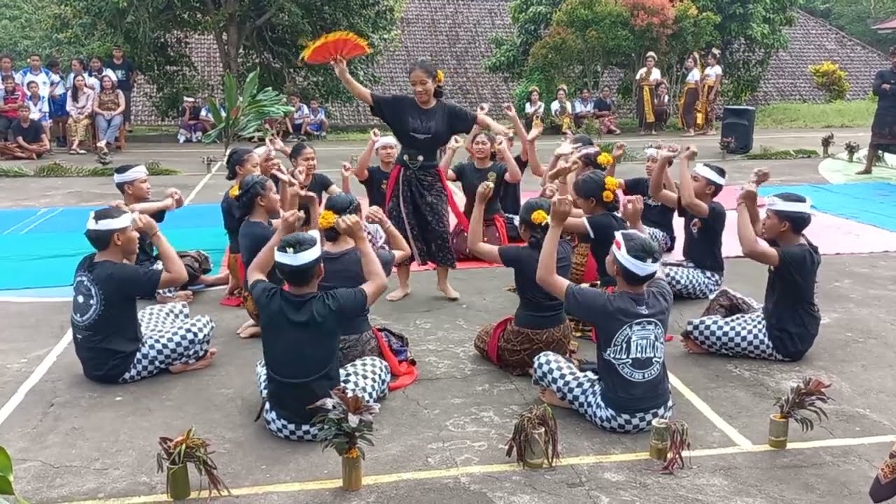 Bulan Bahasa Bali 2023: Mejangeran Kelas 9A