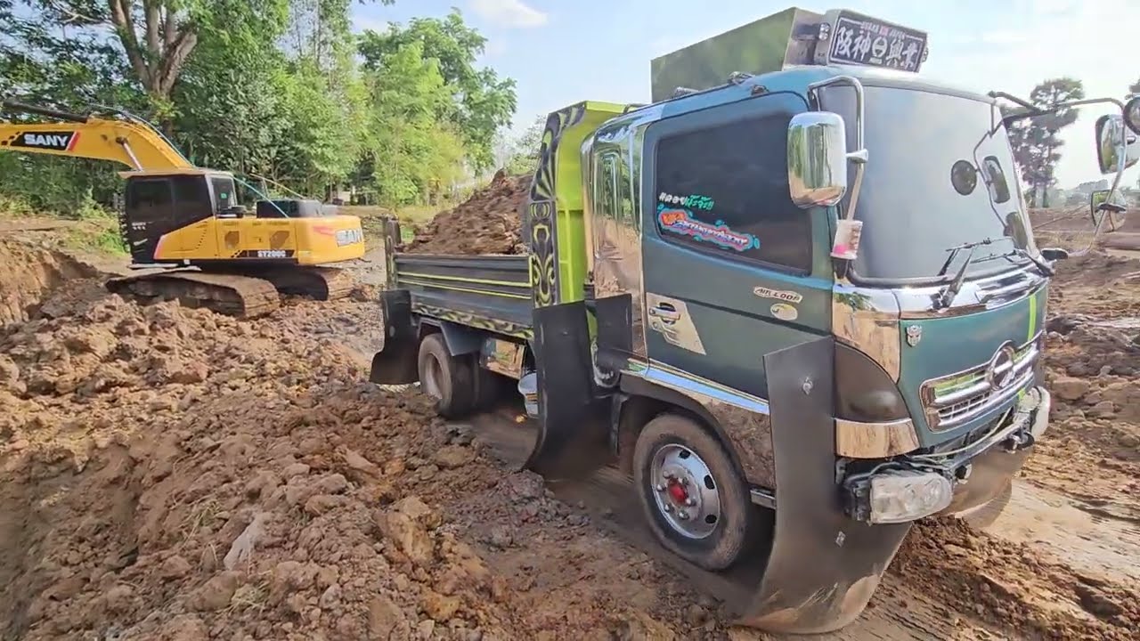 มีแต่รถแรงขนาดทางใหม่ไม่เสียตูดสักคัน Excavator Loading Truck