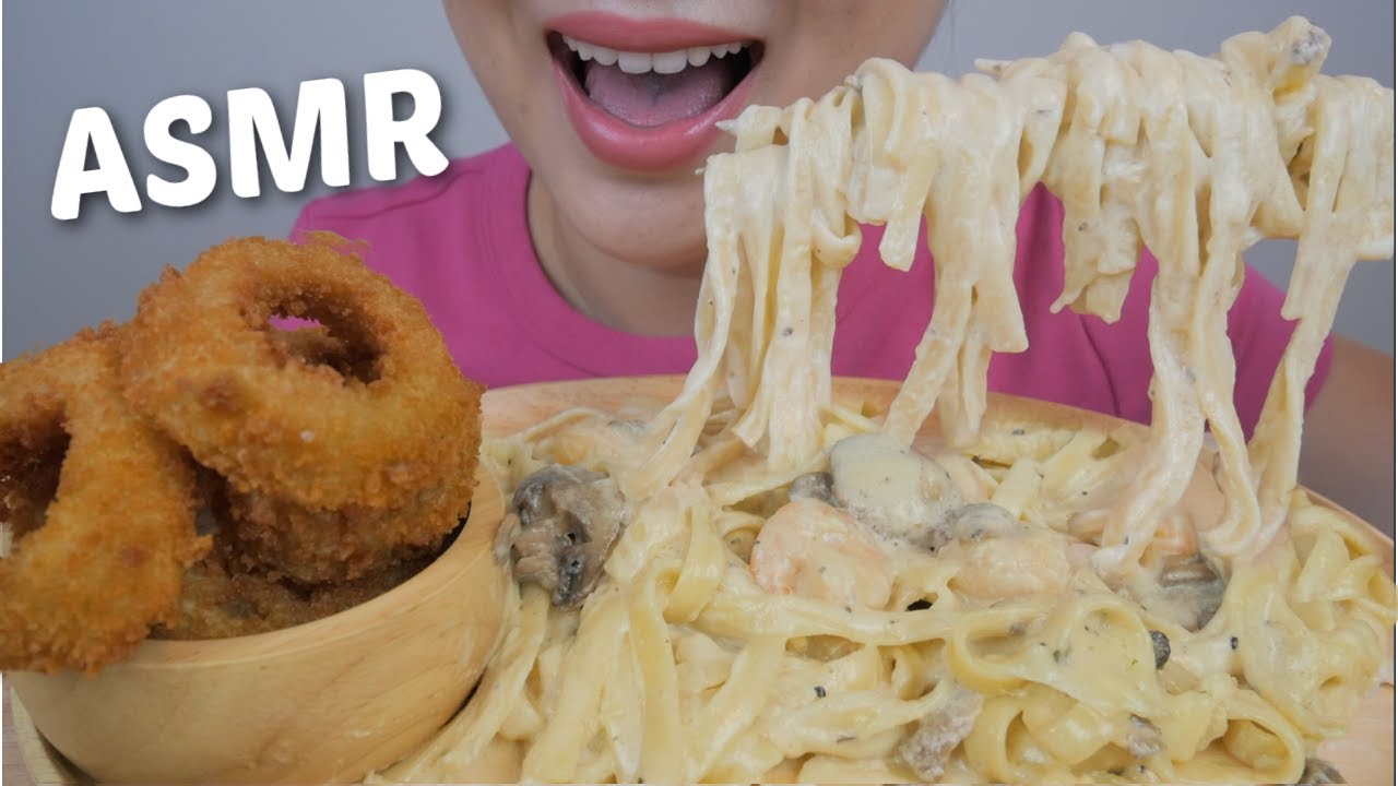 ASMR *OLIVE GARDEN Creamy Alfredo Pasta with Crispy Deep Fried Onion Rings NO TALKING Eating Sounds