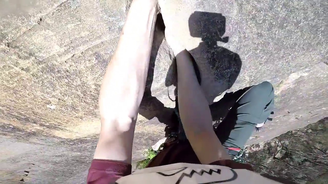 Trad Climbing Flake Crack pitch 2 (17) at Mount Piddington, Blue Mountains