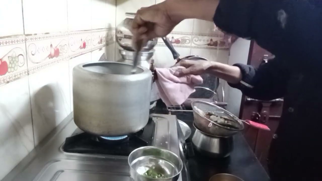 Market se Aakar khana banaya