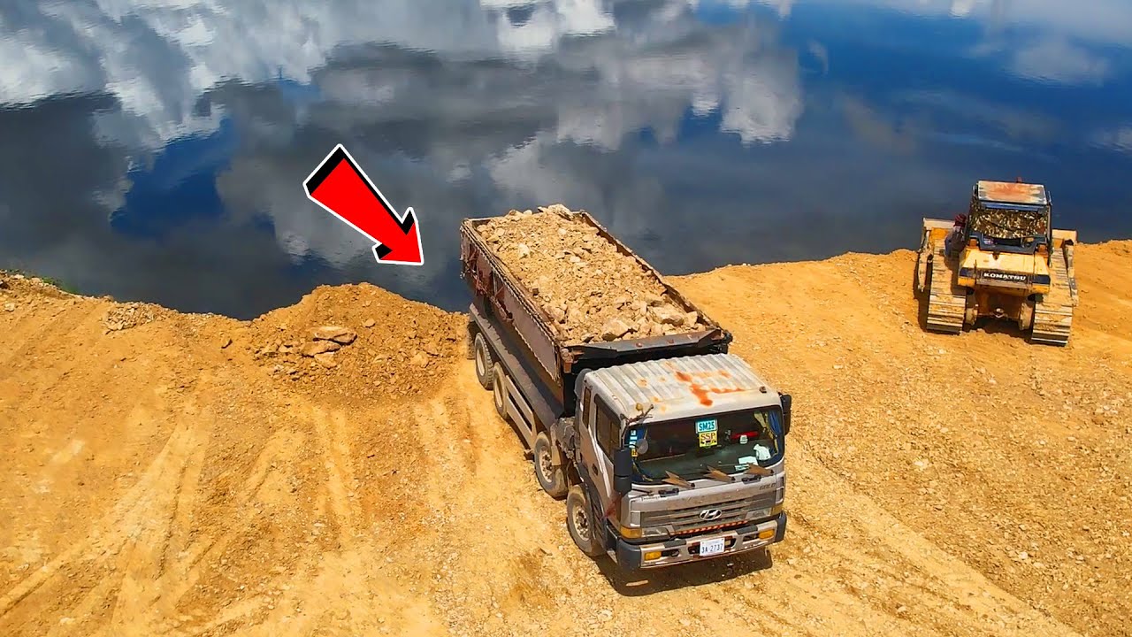 OHH! Incredible Heavy Dump Truck Back Dumping Stone Soil Repairing Landslide- Deep Water Landfilling