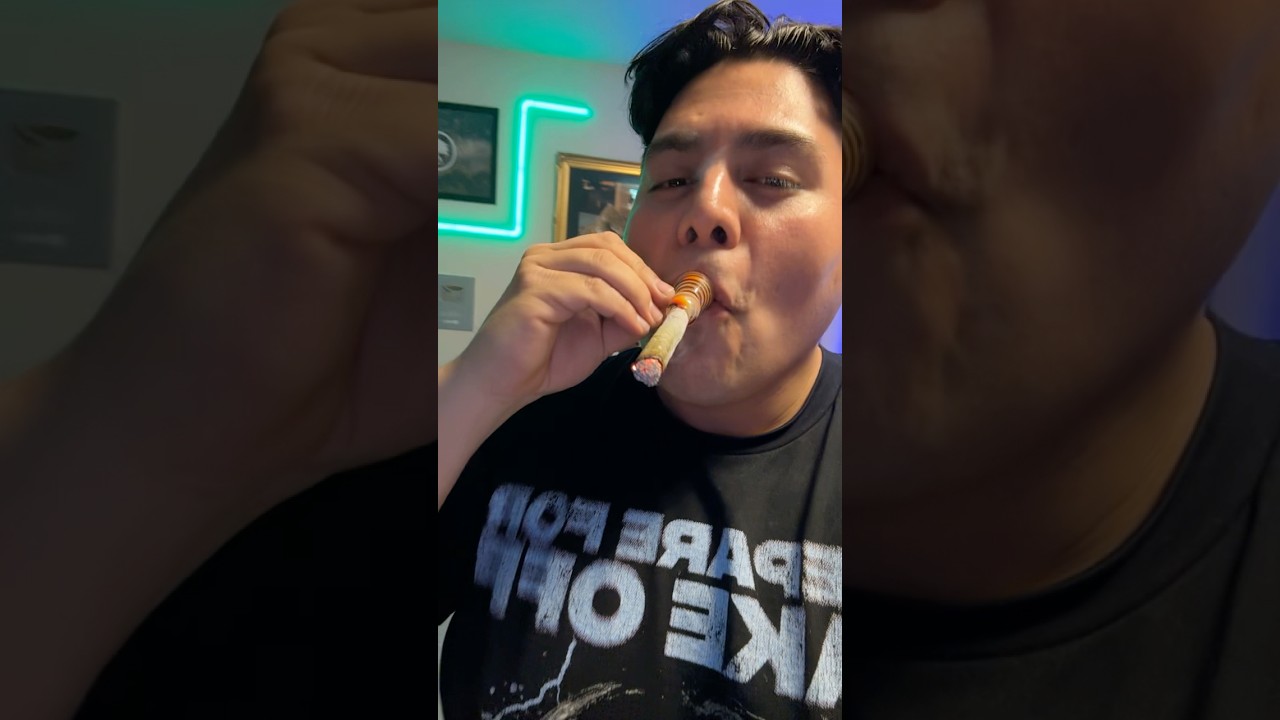 The Proper Papers Power Bowl&hellip;built in extended glass tip at the end, slides into an 18mm bong&hellip;.