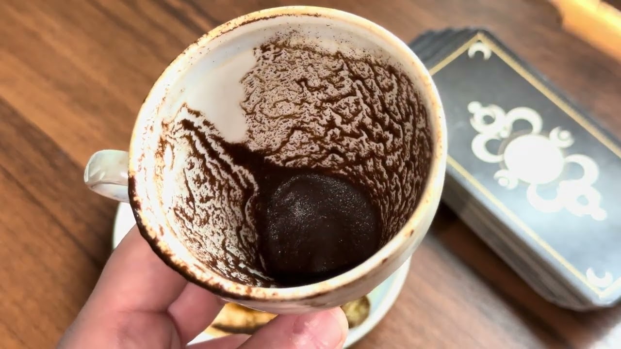 ЧАШКА ДНЯ ☕ ПОСЛАНИЕ И ЗНАК СЕГОДНЯ | ЧТО ПОКАЖЕТ КОФЕЙНАЯ ГУЩА