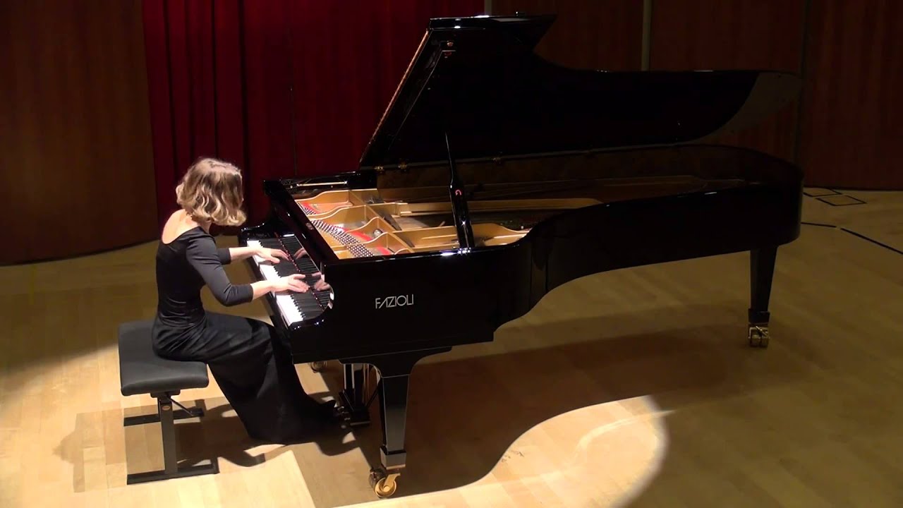 Martina Frezzotti plays F. Chopin, Etude Op. 10 N. 5