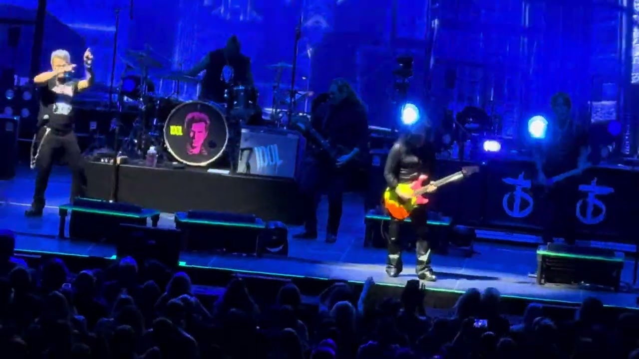 Top Gun Anthem - Billy Idol Live at The Climate Pledge Arena in Seattle, Washington 9/20/2025