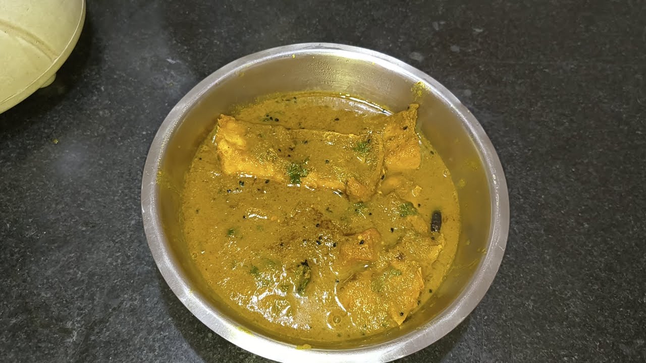 সাদামাটা একটি রেসিপি রুই মাছের ঝোল।
