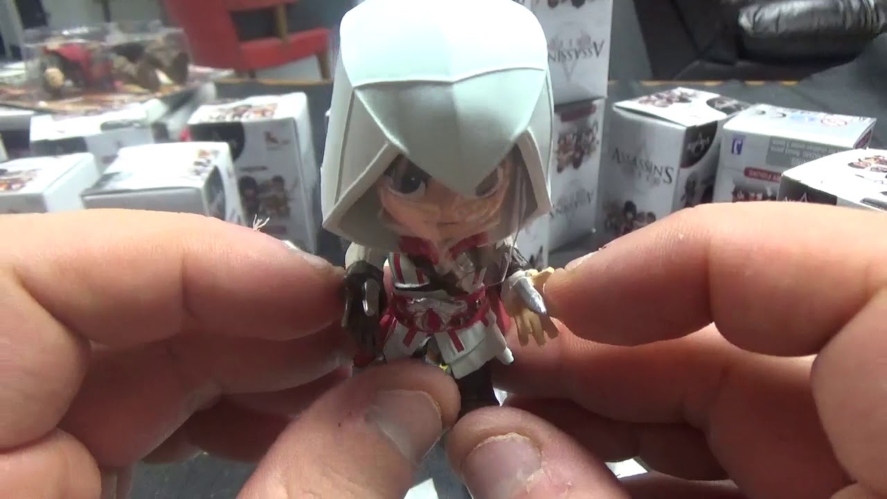 ASMR---- UNBOXING ASSASSINS CREED FIGURES (soft spoken)