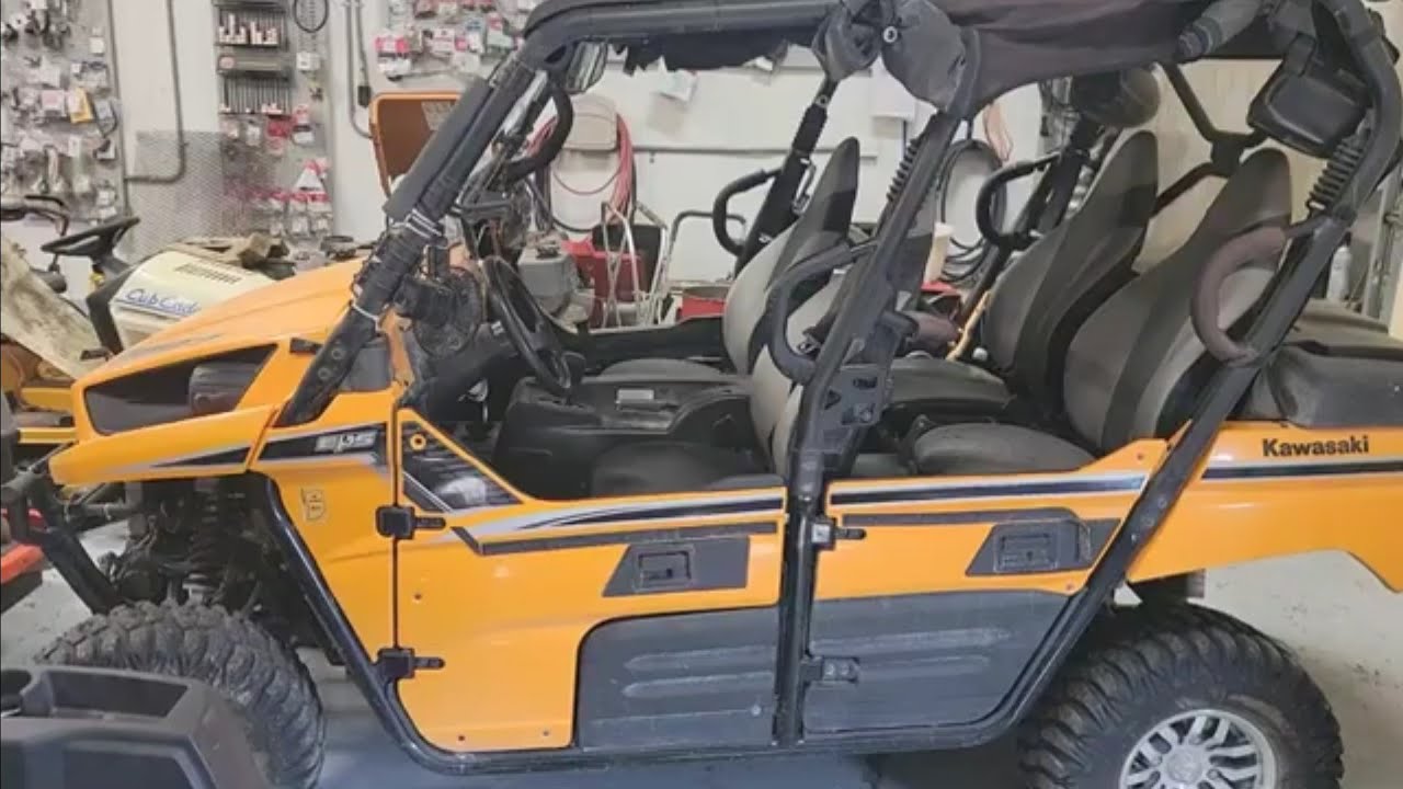Замена ремня и обслуживание сцепления Teryx4 750 2013 года