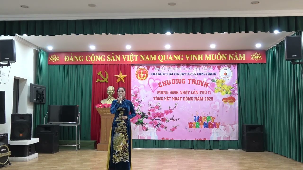 Lệ Dung phát biểu