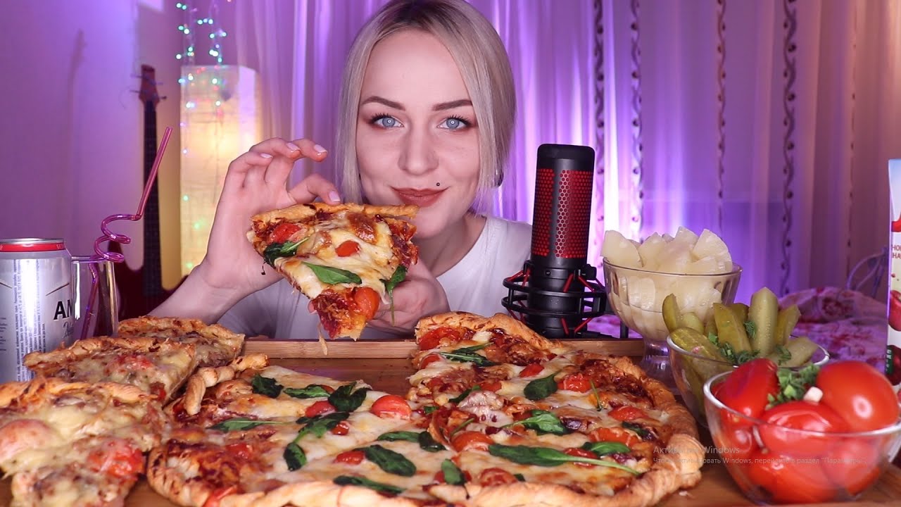 EATING | Домашняя пицца c фаршем и салями, закуски | pizza with minced meat and salami не MUKBANG