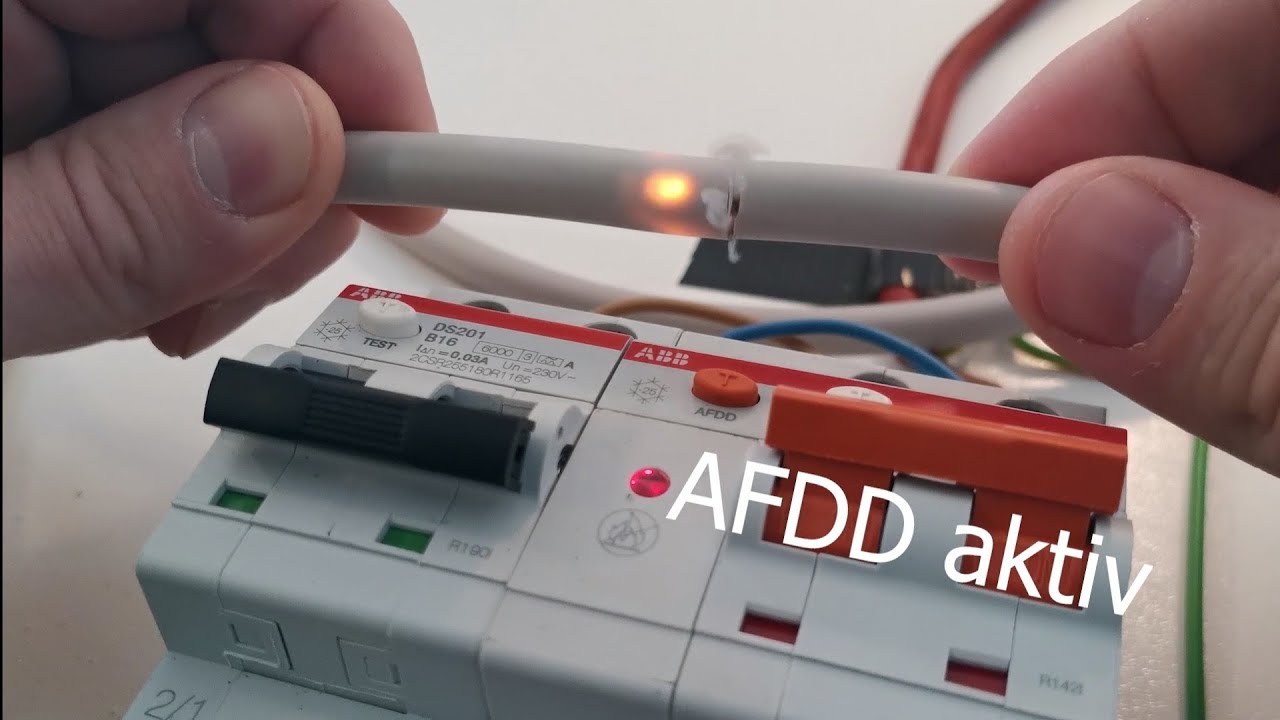 FI/LS vs AFDD: wer erkennt den Kabelbrand schneller?