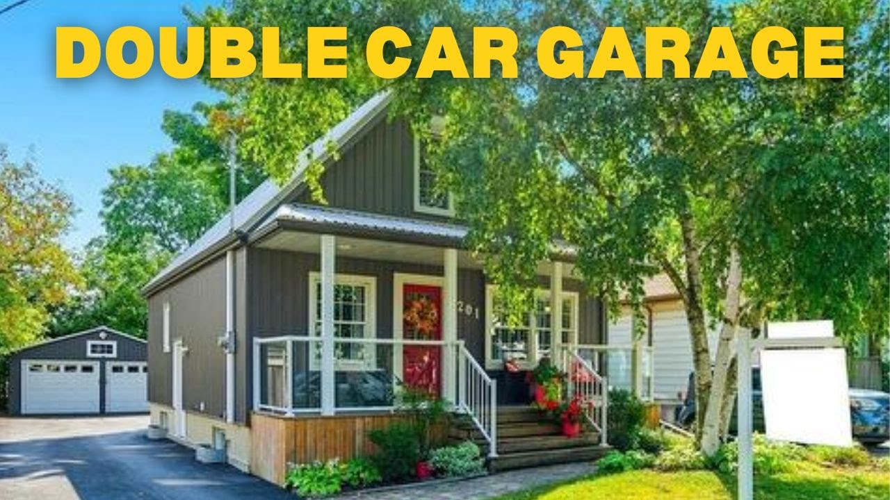 INCREDIBLE DETACHED HOME ON 40 FT LOT WITH DOUBLE GARAGE