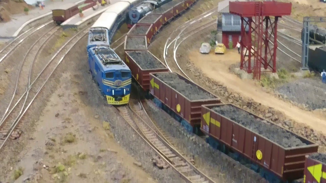 South African Railways HO model trains Karoo.