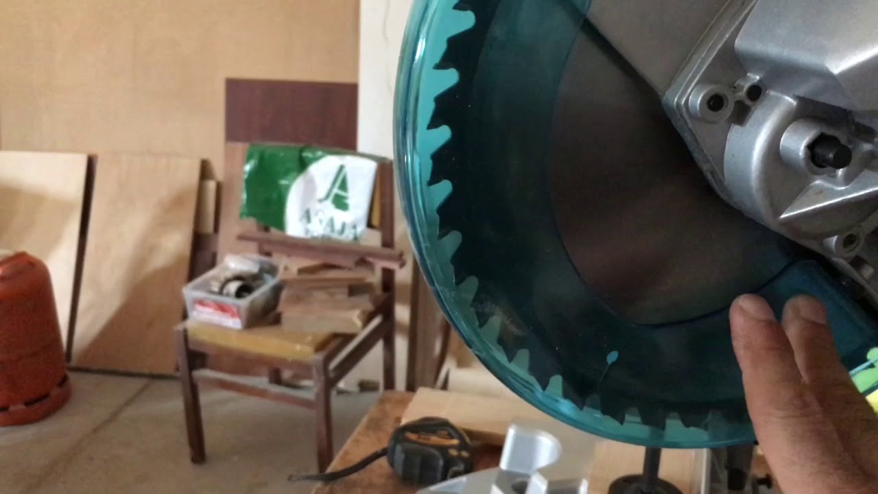 Makita LS1018L Ingletadora Telescópica para Madera Desembalaje y Presentación