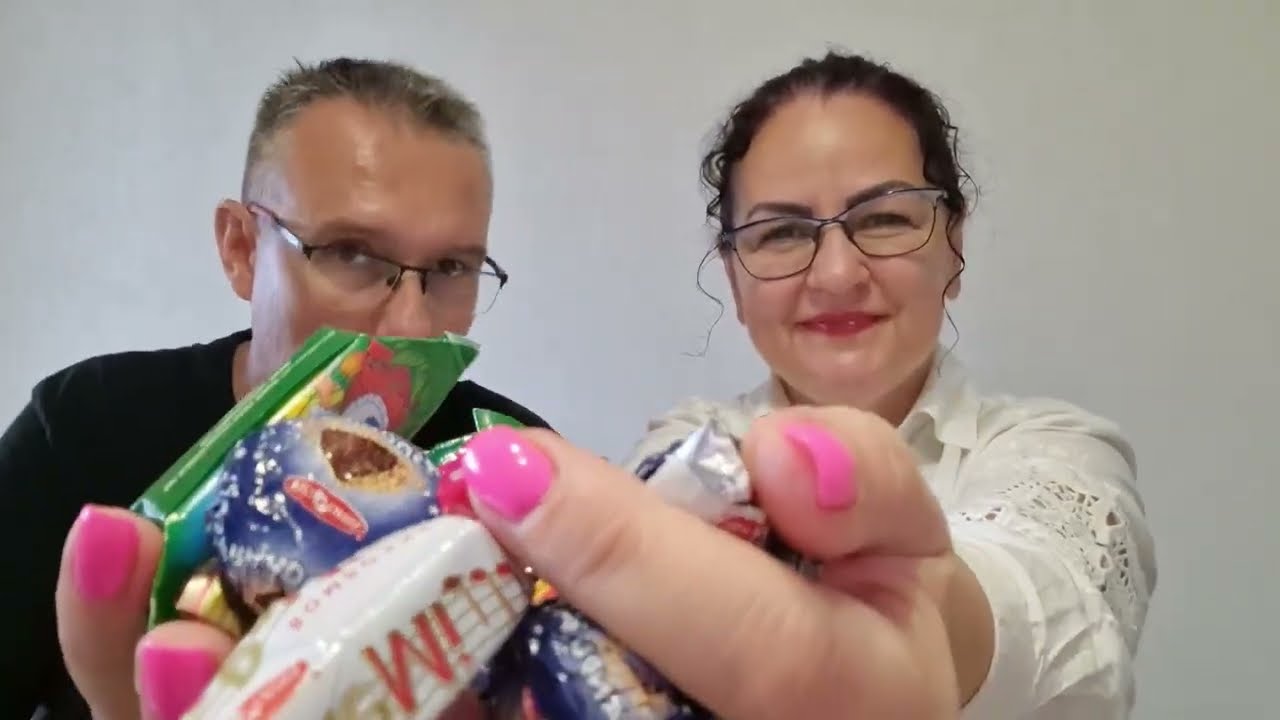 🇲🇩CHIȘINĂU. La o șuetă, alături de un pahar de vin spumant MOLDOVENESC și bomboane BUCURIA. Și CVAS.