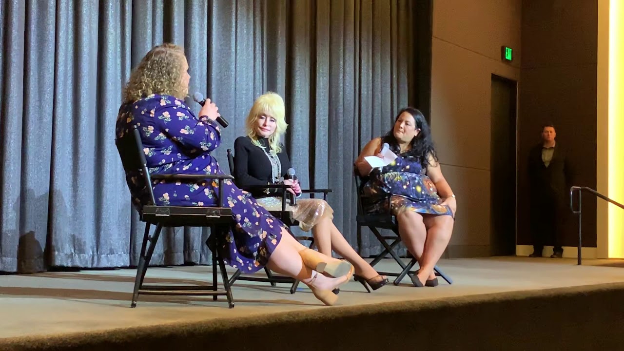 DUMPLIN Q&A with Danielle Macdonald and 桃莉·巴頓 Dolly Parton at the Pacific Design Center 10/22/2018.