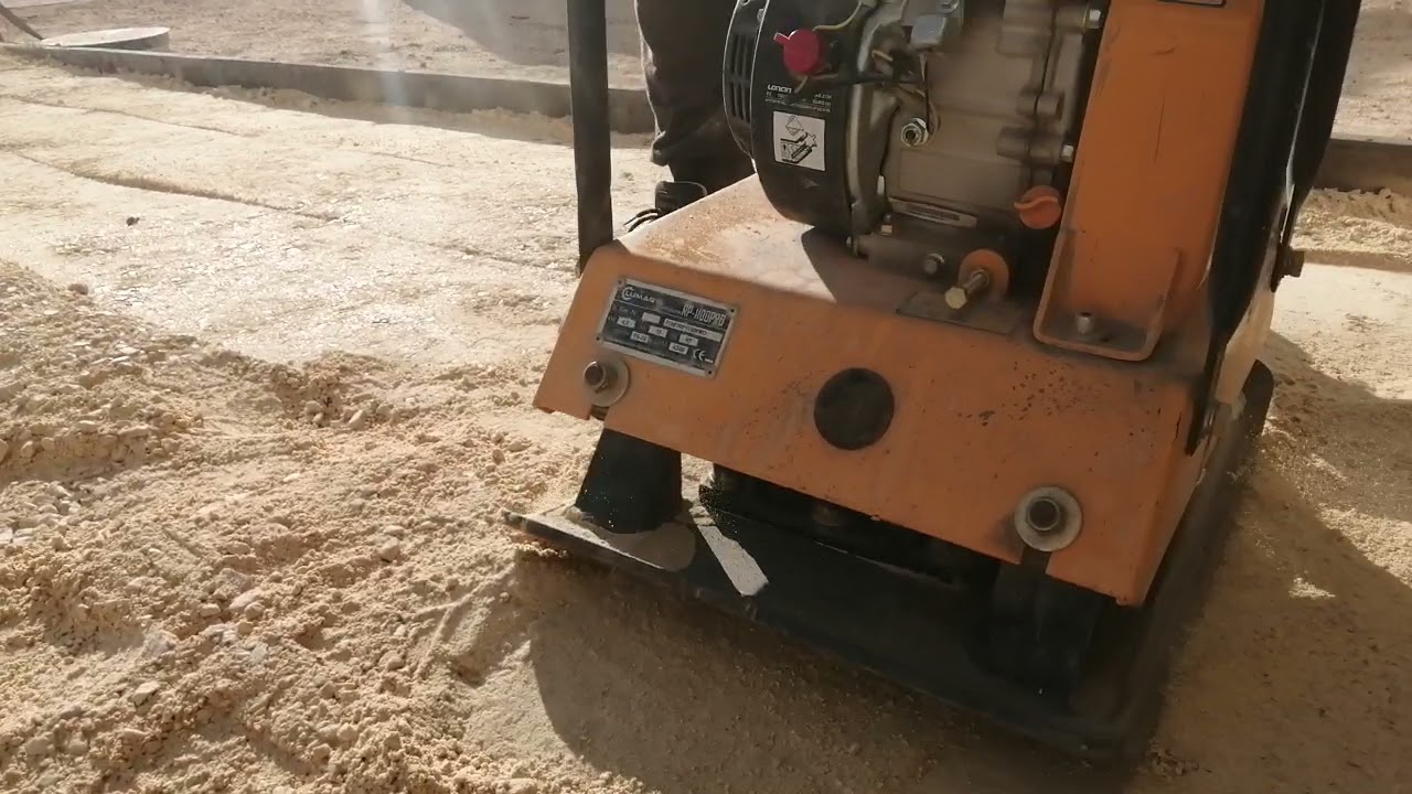 Temporary Gravel Driveway Compaction With A Lumag RP 1100 Pro 96 Kg Plate Compactor - Vibrating