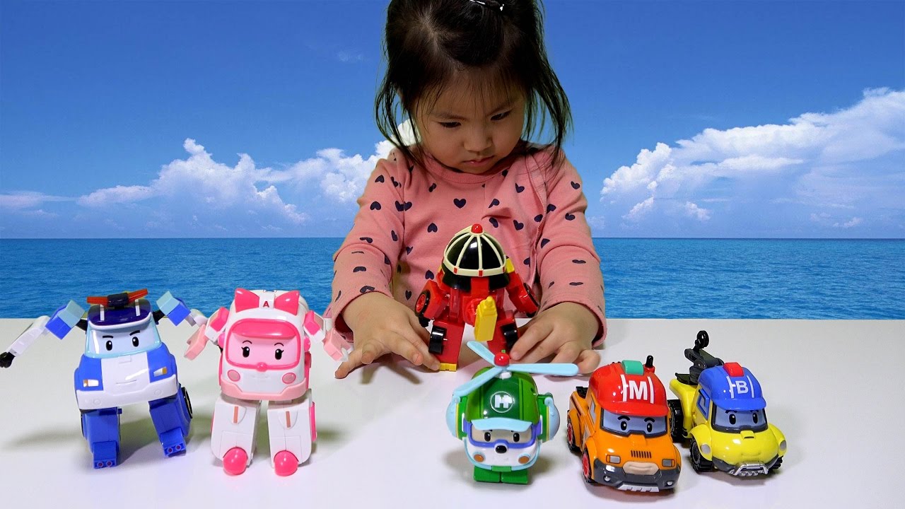 4살 아기의 폴리 엠버 로이 헬리 마크 버키 변신 놀이 Robocar Poli Transforming Play