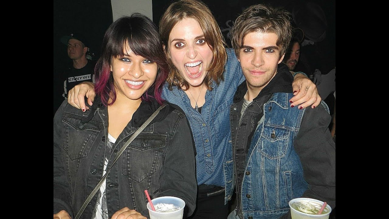 DEAD SARA WITH THE OFFSPRING AT TERMINAL 5 (SEP.19.12)