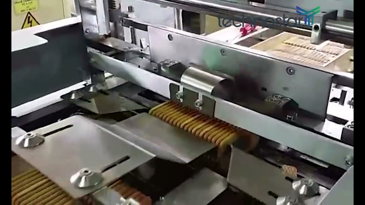 OVERWRAPPING ENVELOPE-TYPE (X-FOLD) BISCUIT PACKAGING MACHINE WITH SEMI-AUTOMATIC FEEDING