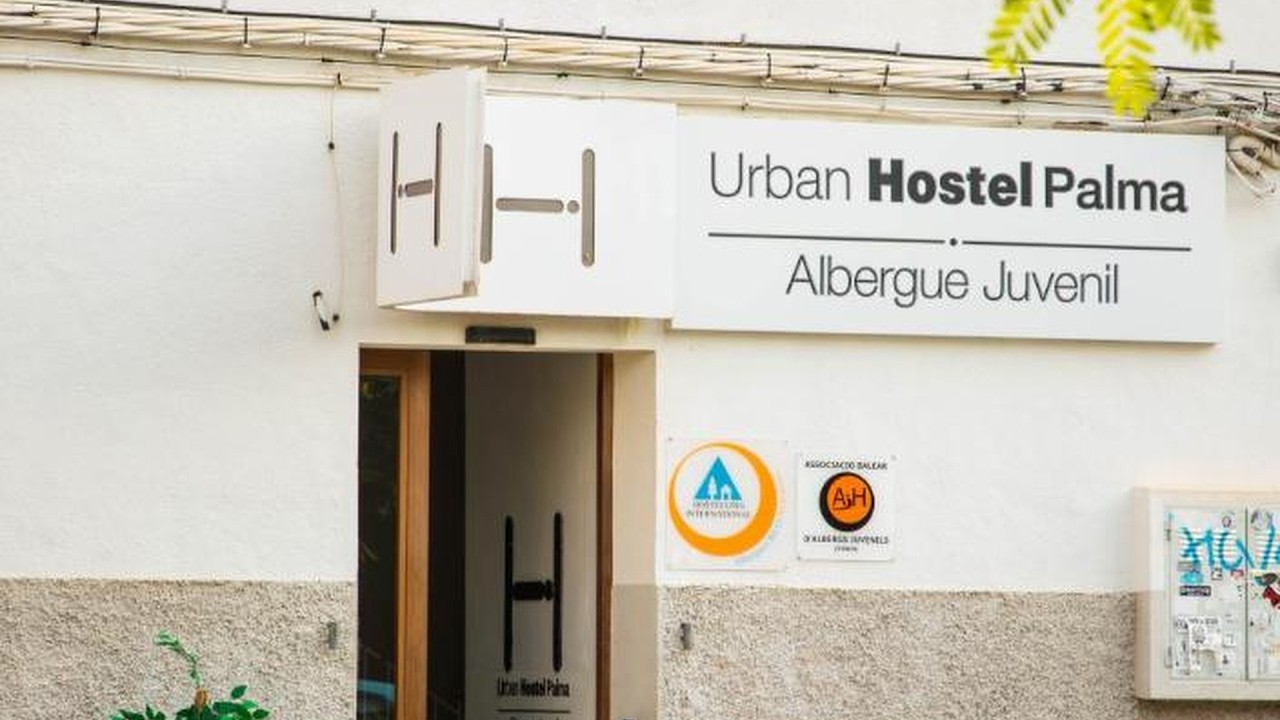 Urban Hostel Palma - Albergue Juvenil - Youth Hostel | Majorca, Spain | Hotel Review 🛏️