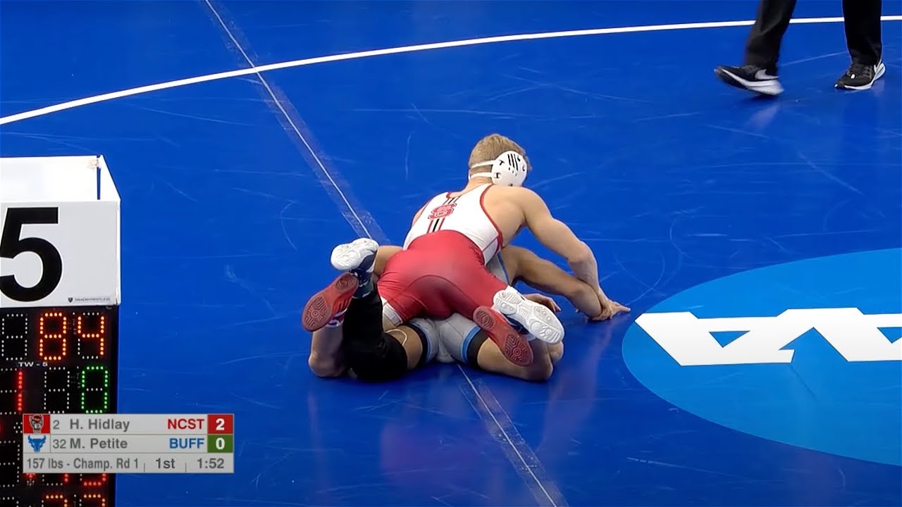 157lbs Hayden Hidlay (NC State) maj dec Michael Petite (Buffalo)