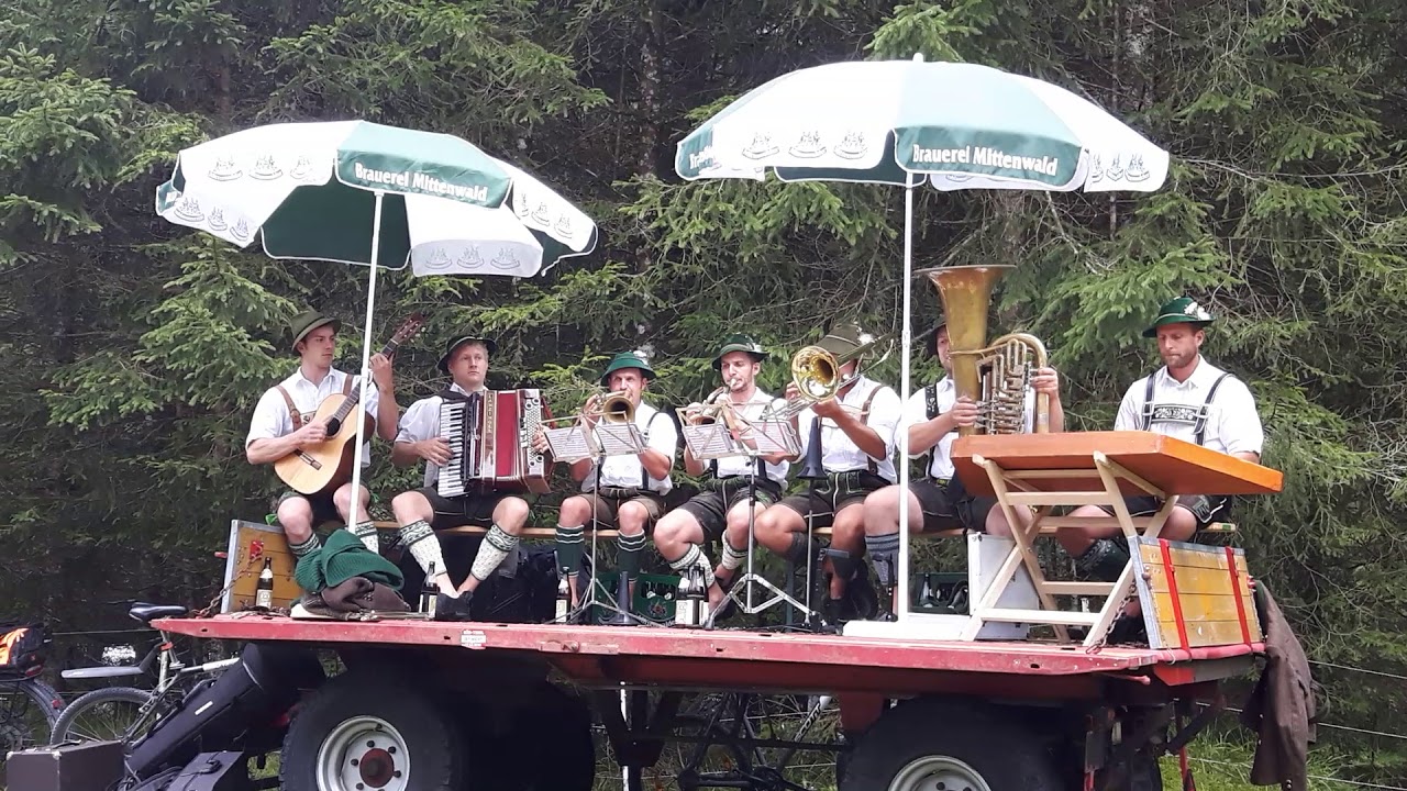 Oimsummamusi beim Almfest