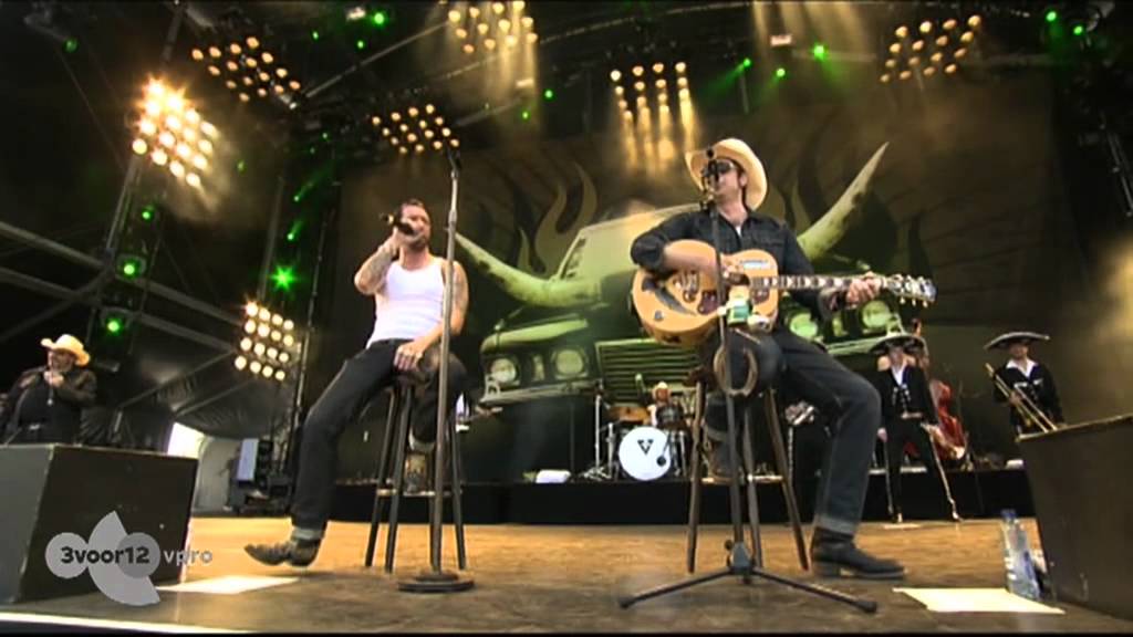 The Bosshoss - Hey Ya Live Op Pinkpop 2012