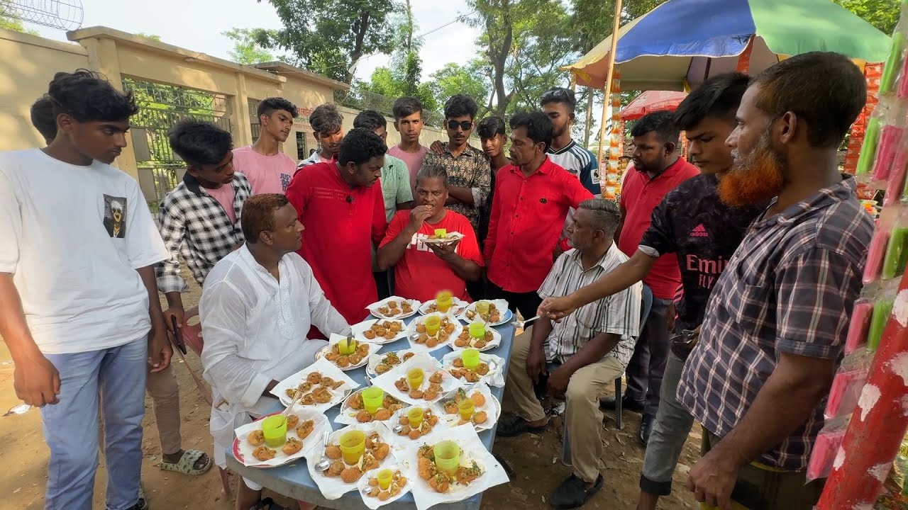 ২০ প্লেট ফুচকা খেয়ে চেয়ারম্যানকে হারিয়ে ১০ হাজার টাকা জিতে সবাইকে তাক লাগিয়ে দিলেন জহির খাদক