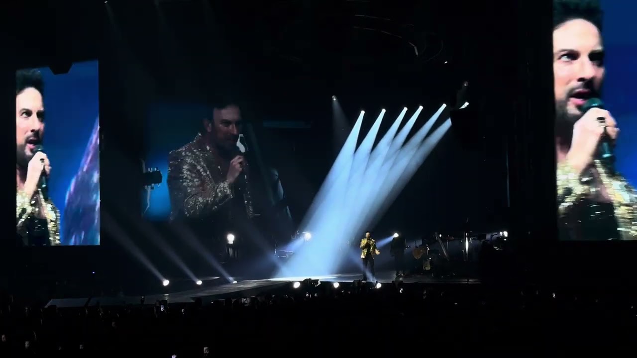 Tarkan LIVE at Ahoy Rotterdam | April 4, 2025 - Ay (Moonlight Serenade) 🔥
