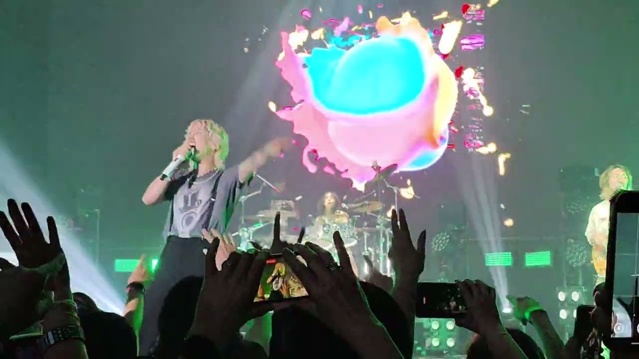 One ok rock stand out fit in