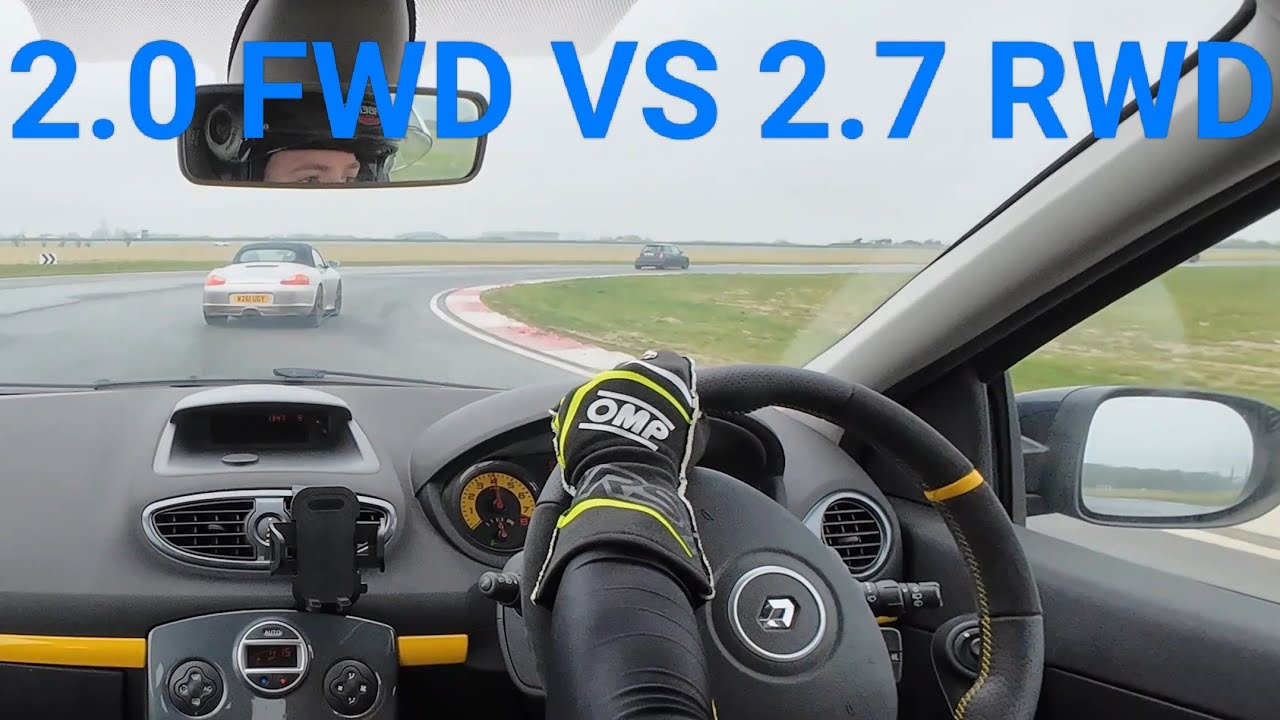 Clio 200 VS Porsche Boxster 986 at Bedford Autodrome 