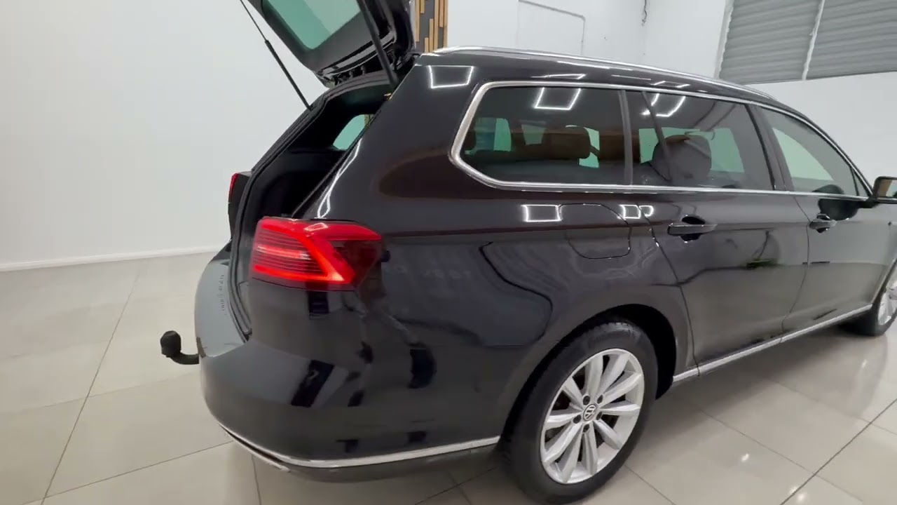 ** Volkswagen Passat **