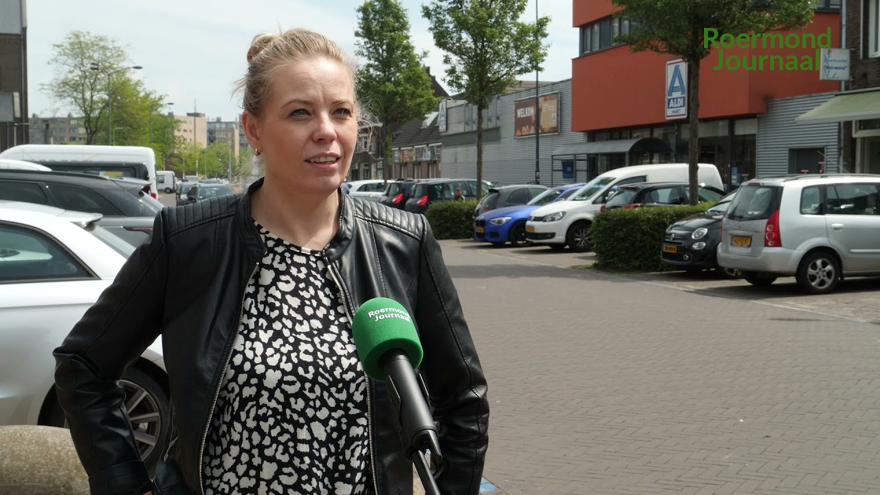 Protesteren tegen aangekondigd parkeerbeleid in het Roermondse Veld.