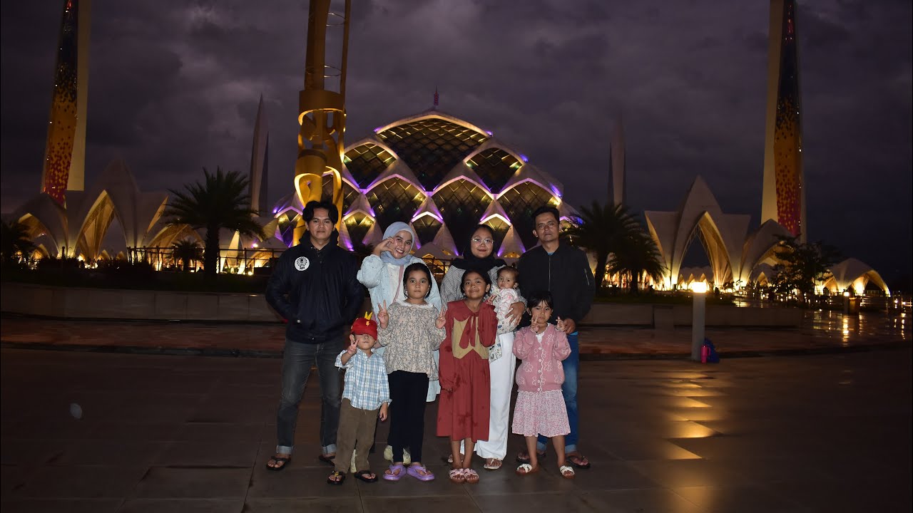 Main ke Masjid AlJabar, Aisha nangis cari ibu 😅😅