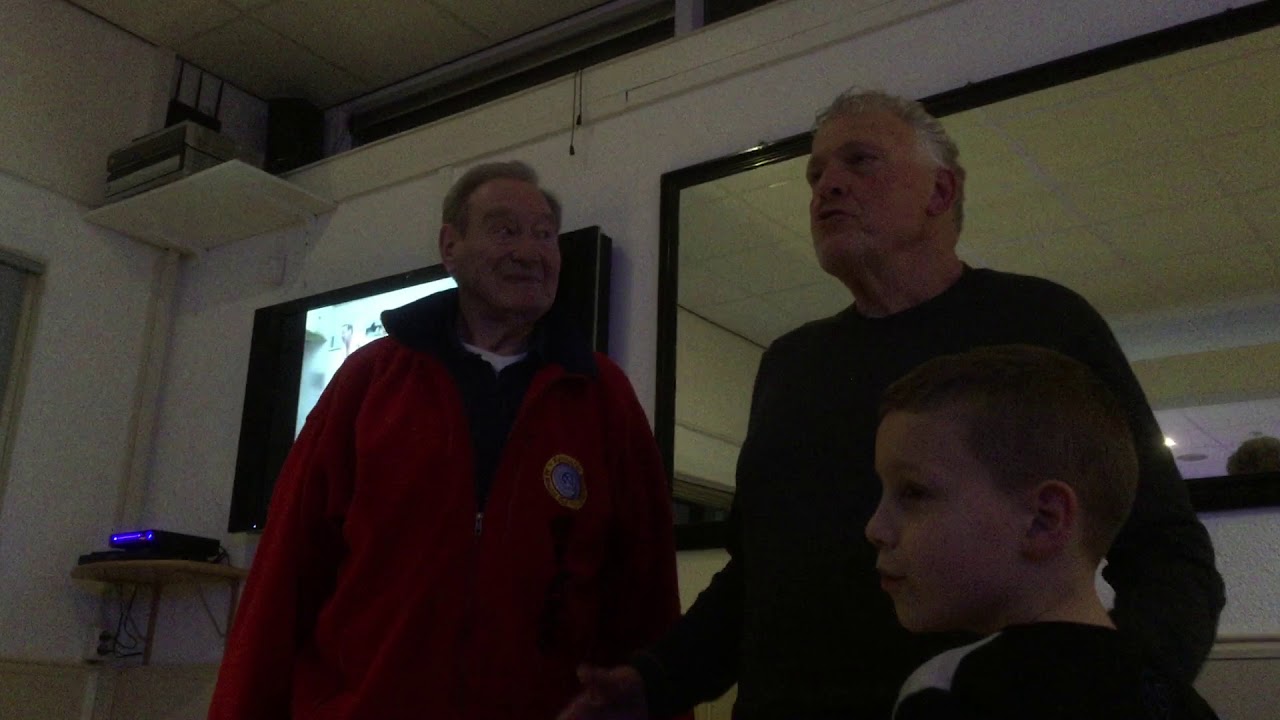 Chris Dolman ontvangt 10e Dan van Jon Bluming 2015